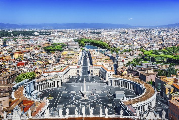 urlaubsguru.de_saint-peter-square-rome-italy-istock_000077800483_large