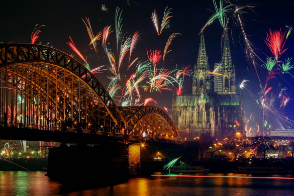 Fireworks blowing in the sky at night
