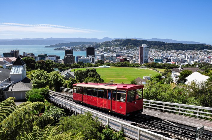 skylline-of-wellington-new-zealand-shutterstock_70942462-2-707x469