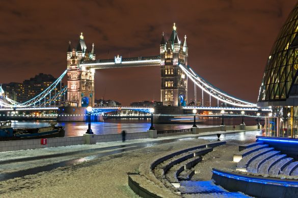 Iglus in London, Themse, Tower Bridge