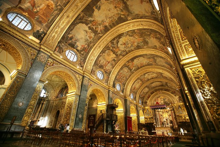 St_Johns_Co_Cathedral_Interior_10