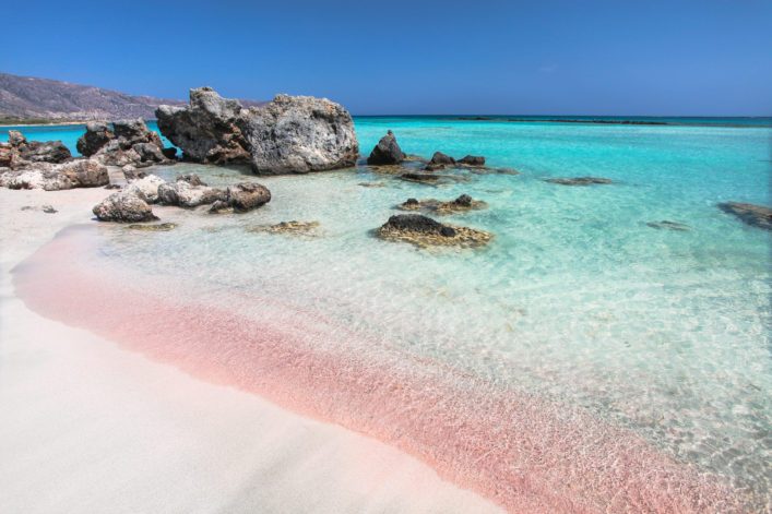Der Elafonissi Beach lockt mit pinkem Sand