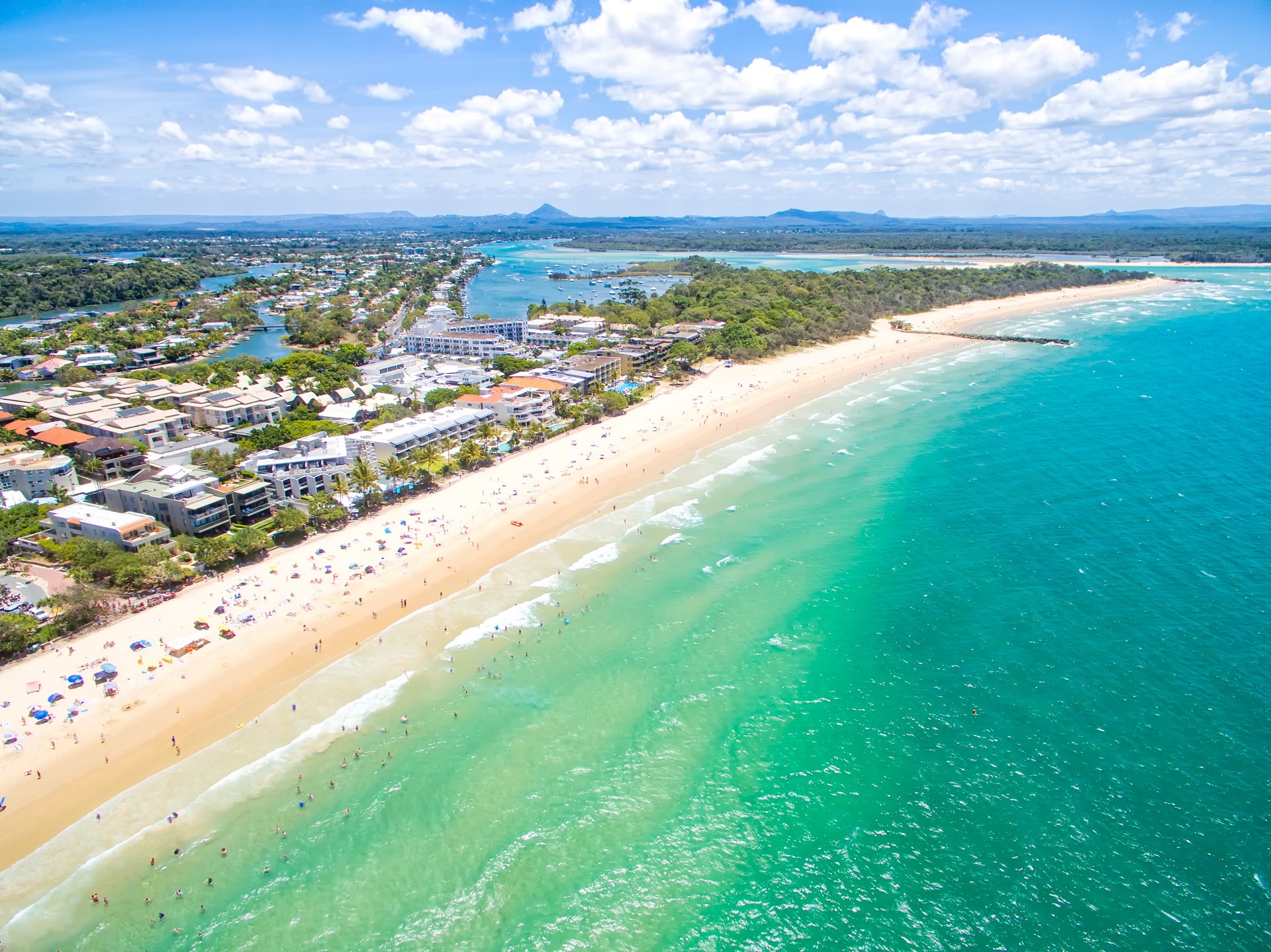 Der Strand von Noosa aus der Luft