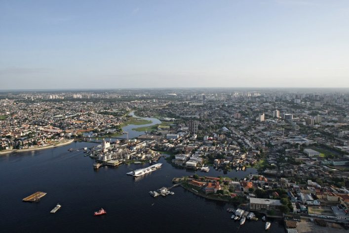 Die Stadt Manaus liegt direkt am Amazonas