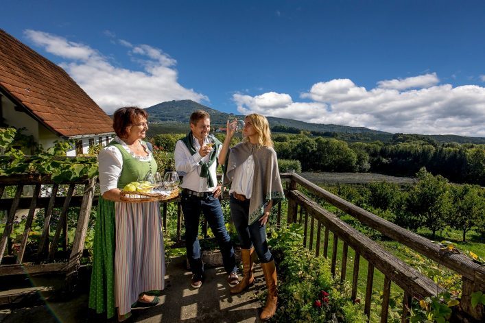 Verkostung-von-Apfelprodukten-c-Oststeiermark-Tourismus-Tom-Lamm-707×471
