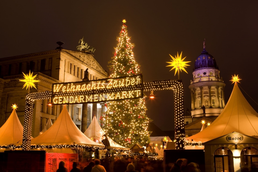 Weihnachtsmarkt am Gendarmenmarkt in Berlin