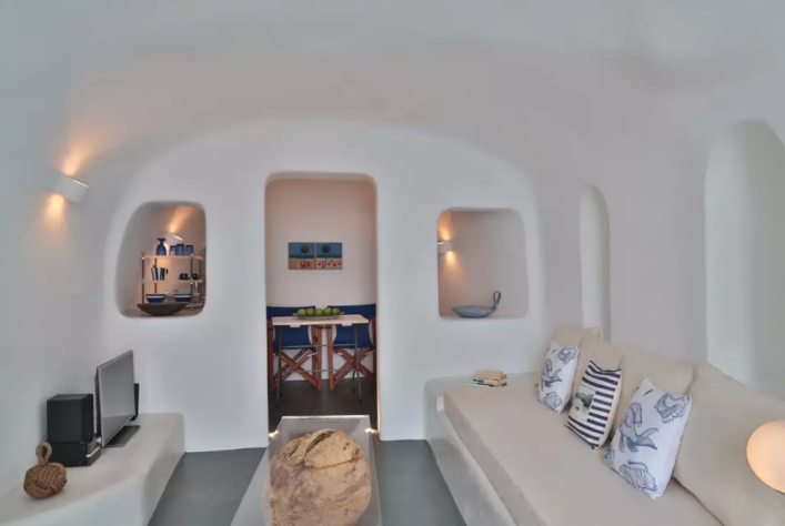 HG-Airbnb_Lava-Cave-Wohnzimmer