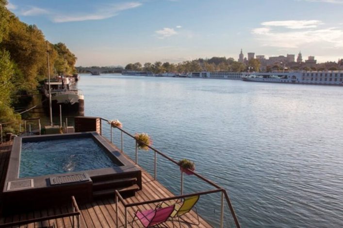 airbnb_frankreich_hausboot_4b3d8f72-18d0-4d3b-8b45-8794dfc553c3_900x600