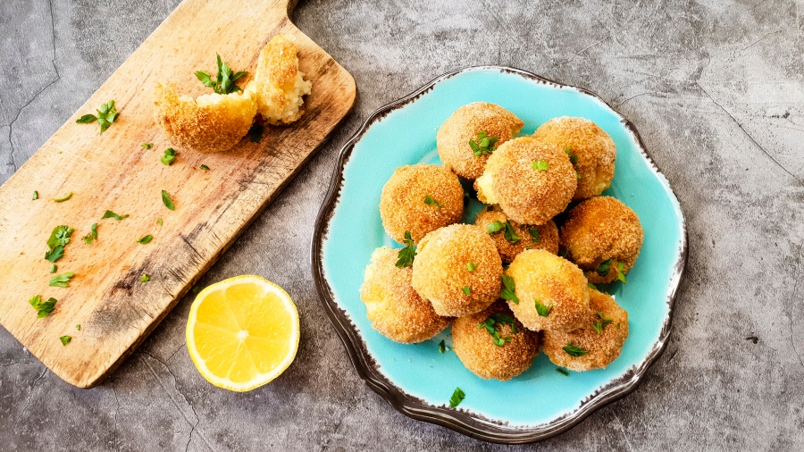 talian-arancini-home-made-rice-balls_shutterstock_1322279624