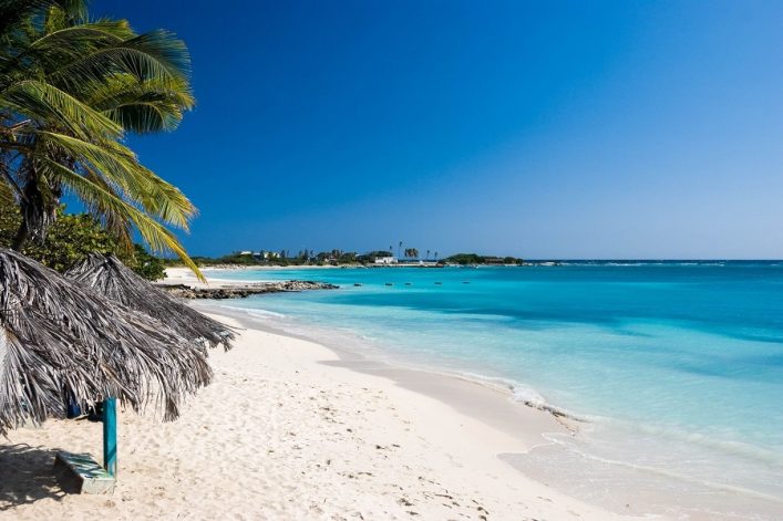 Empty-Tropical-Beach-iStock_9546198_LARGE-2